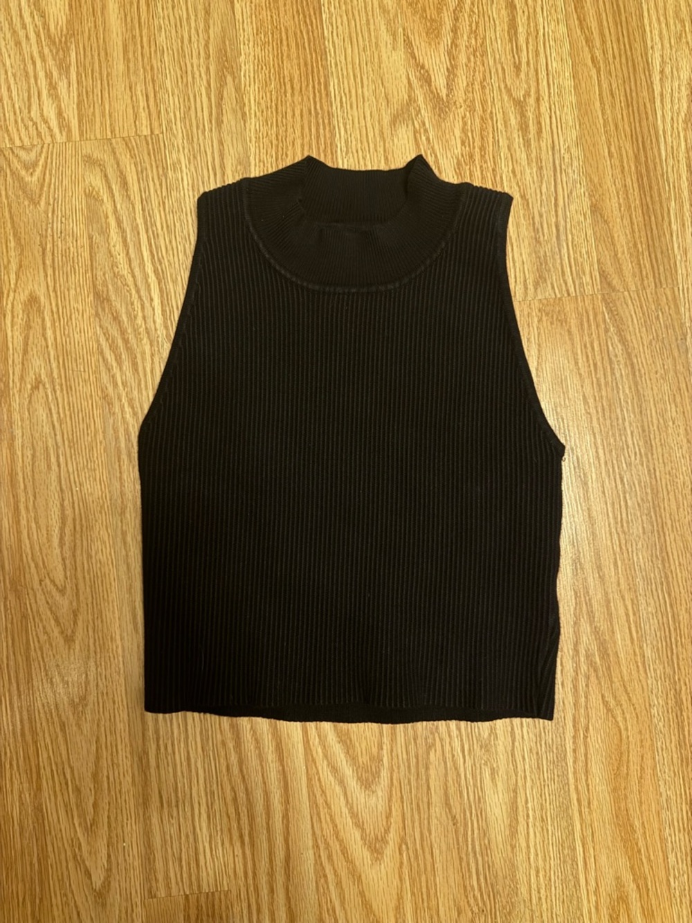 HOUSE OF HARLOW 1960 // Cropped Mock Neck Ribbed Tank - Size S